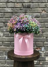 Цветочная композиция из Гипсофила и Розы в шляпной коробке в Гиагинской