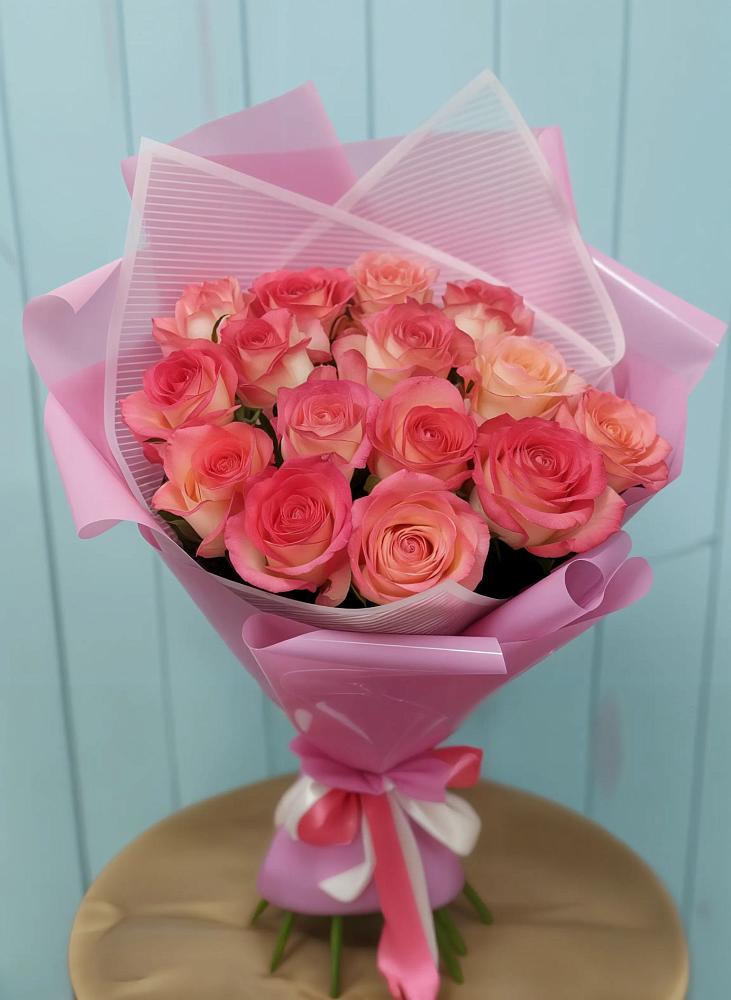 Букет 15 Розовых роз Равель в Гиагинской