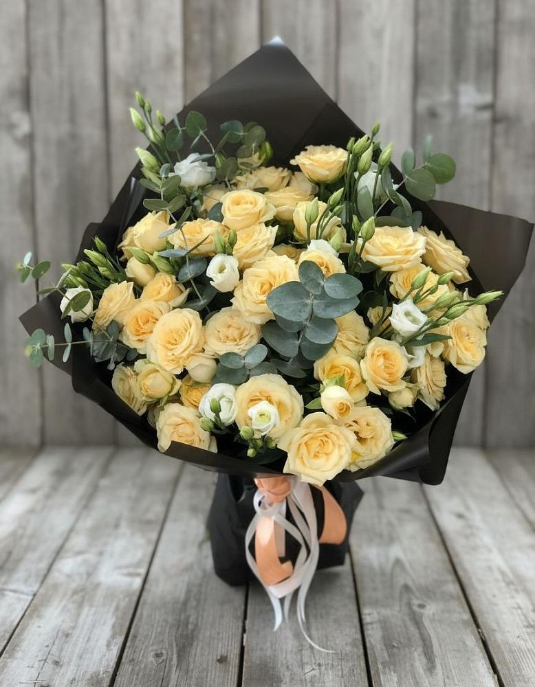 Букет цветов из: Розы и Лизиантусы в Гиагинской