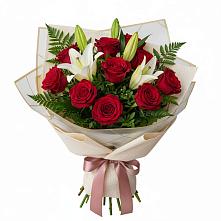 Букет цветов из:  Лилии и Розы в Гиагинской