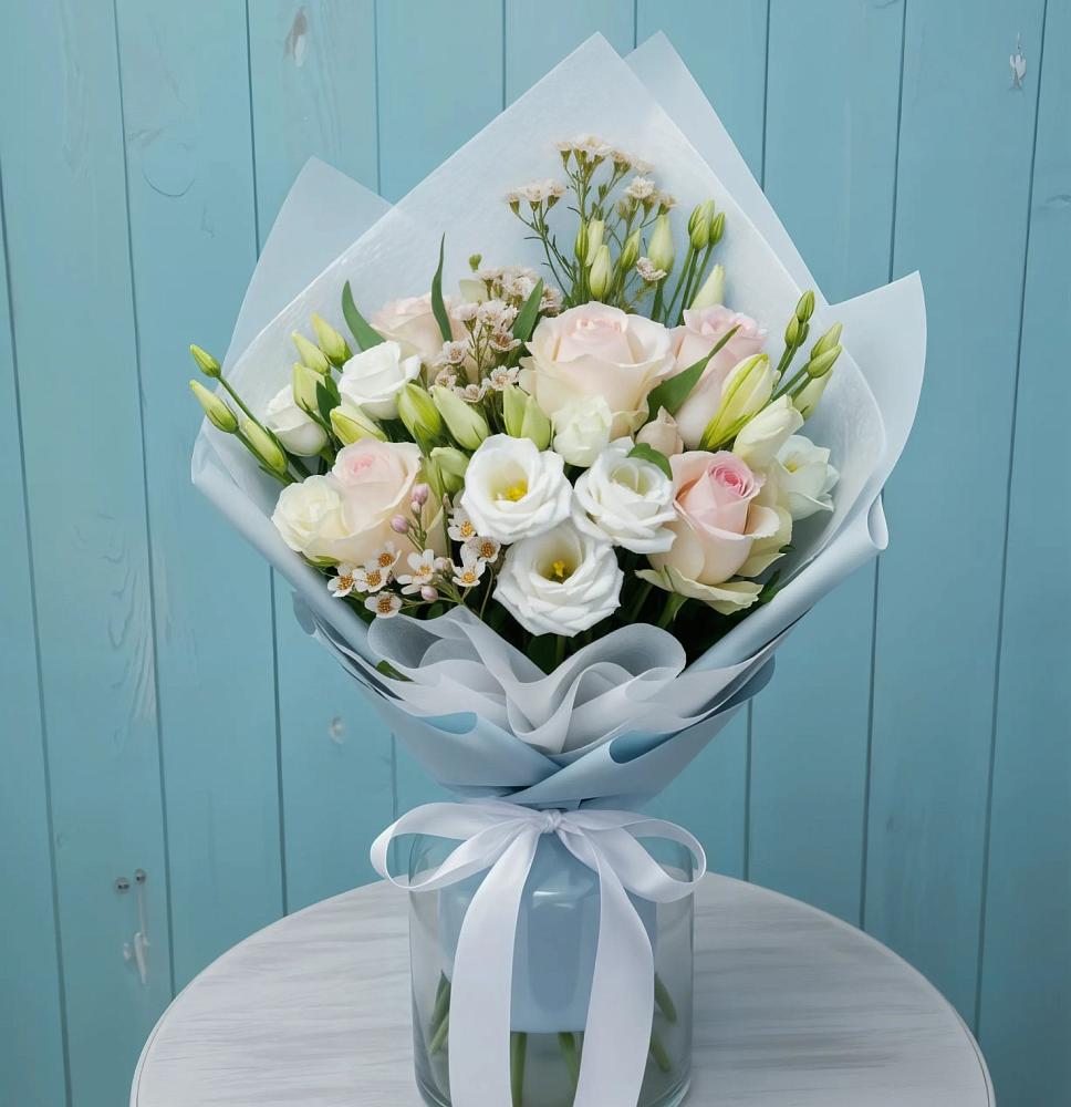 Букет цветов из: Розы и Лизиантусы в Гиагинской