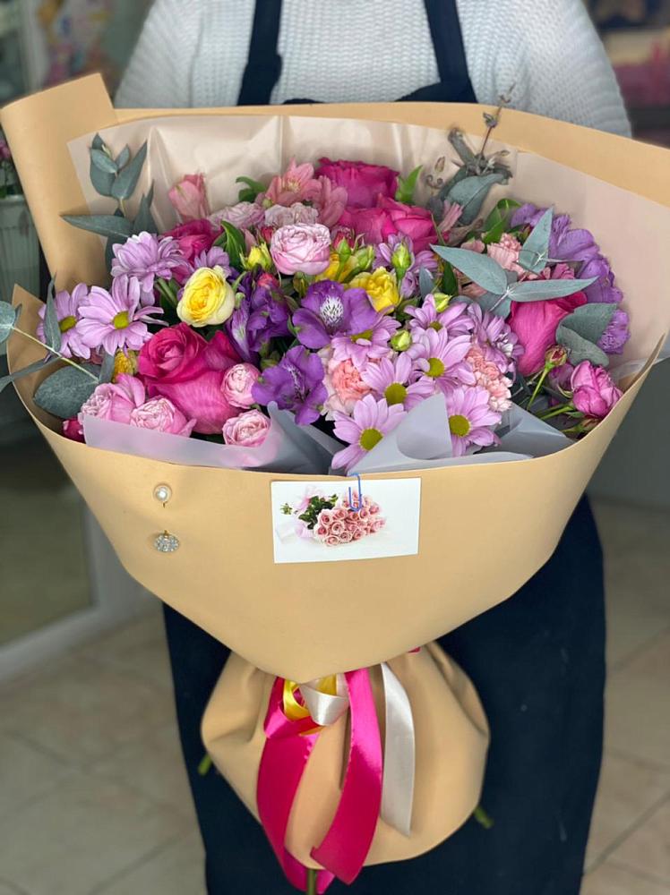 Букет цветов из: Хризантемы, Гвоздики и Альстромерии в Гиагинской