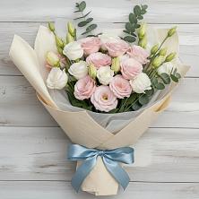 Букет цветов из:  Лизиантусы в Гиагинской