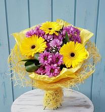Букет цветов из:  Хризантемы и Герберы в Гиагинской