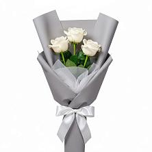 Букет 3 белые розы в Гиагинской
