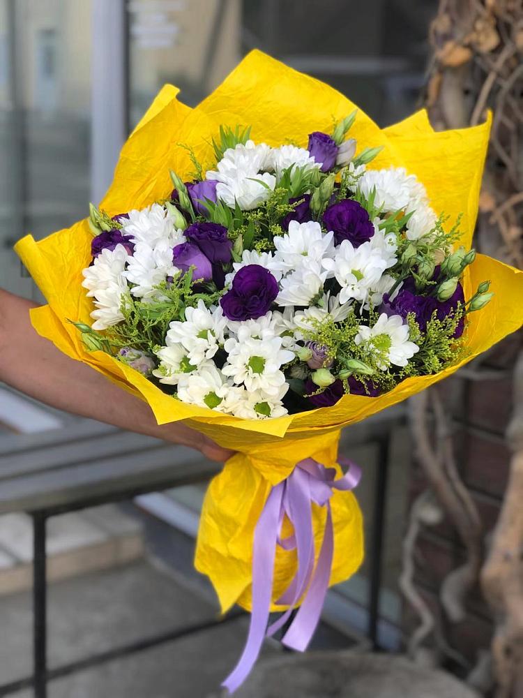 Букет цветов из: Ирисы, Хризантемы и Ромашки в Гиагинской