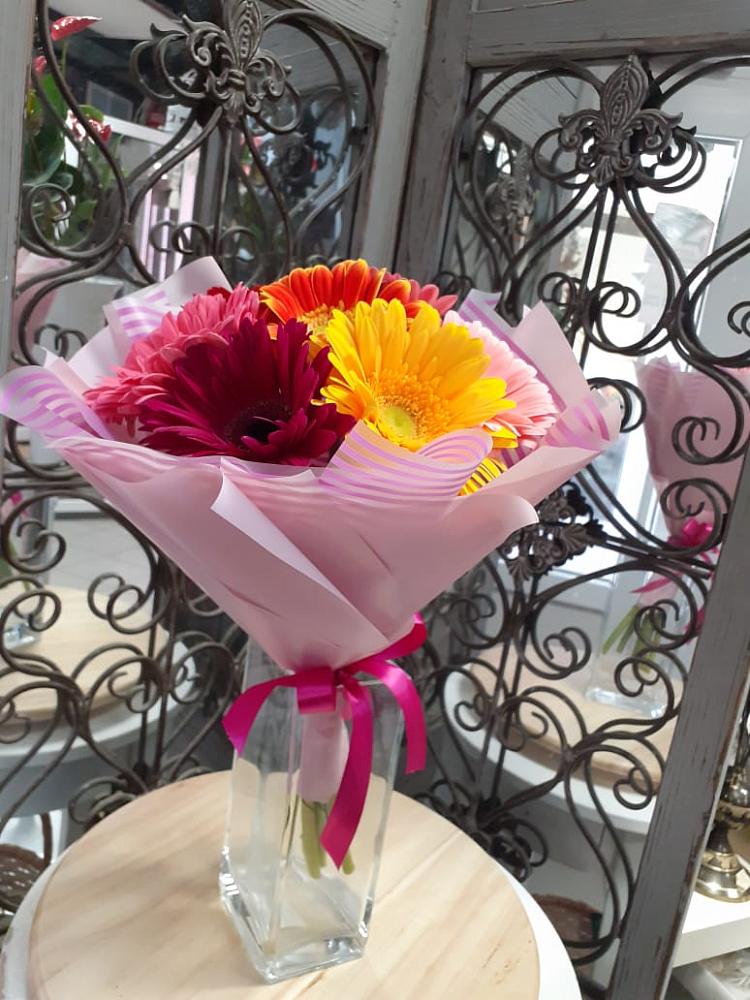 Букет цветов из: Герберы в Гиагинской