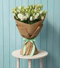 Букет цветов из:  Лизиантусы в Гиагинской