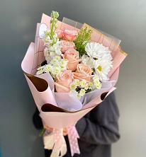Букет цветов из:  Хризантемы и Розы в Гиагинской