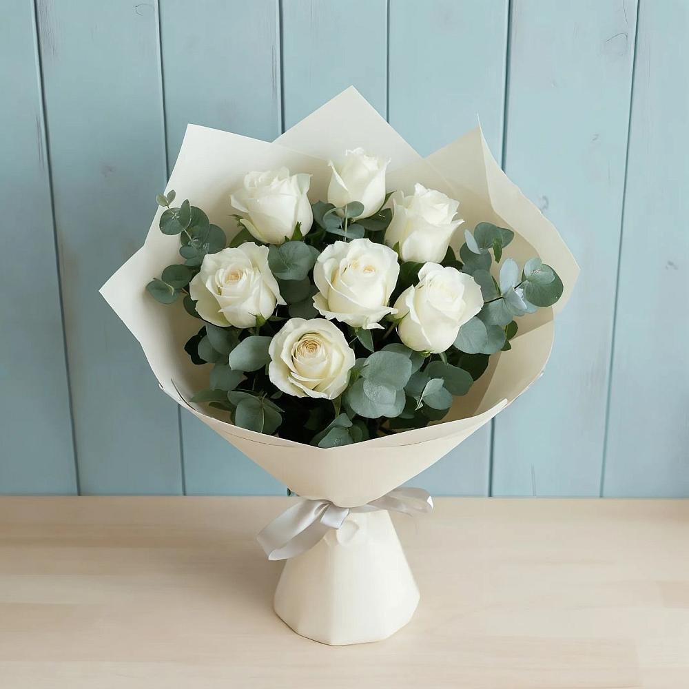 Букет Белые розы в Эвкалипте в Гиагинской