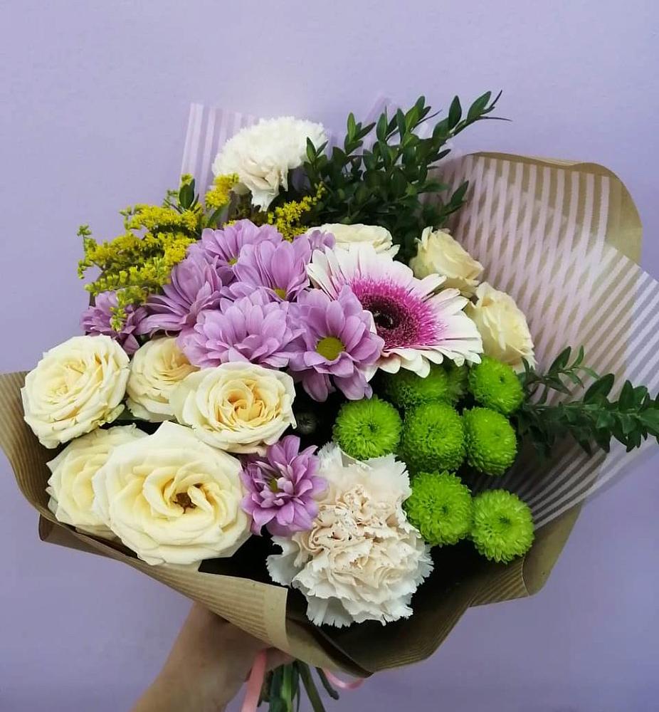 Букет цветов из: Хризантемы, Розы, Гвоздики и Герберы в Гиагинской