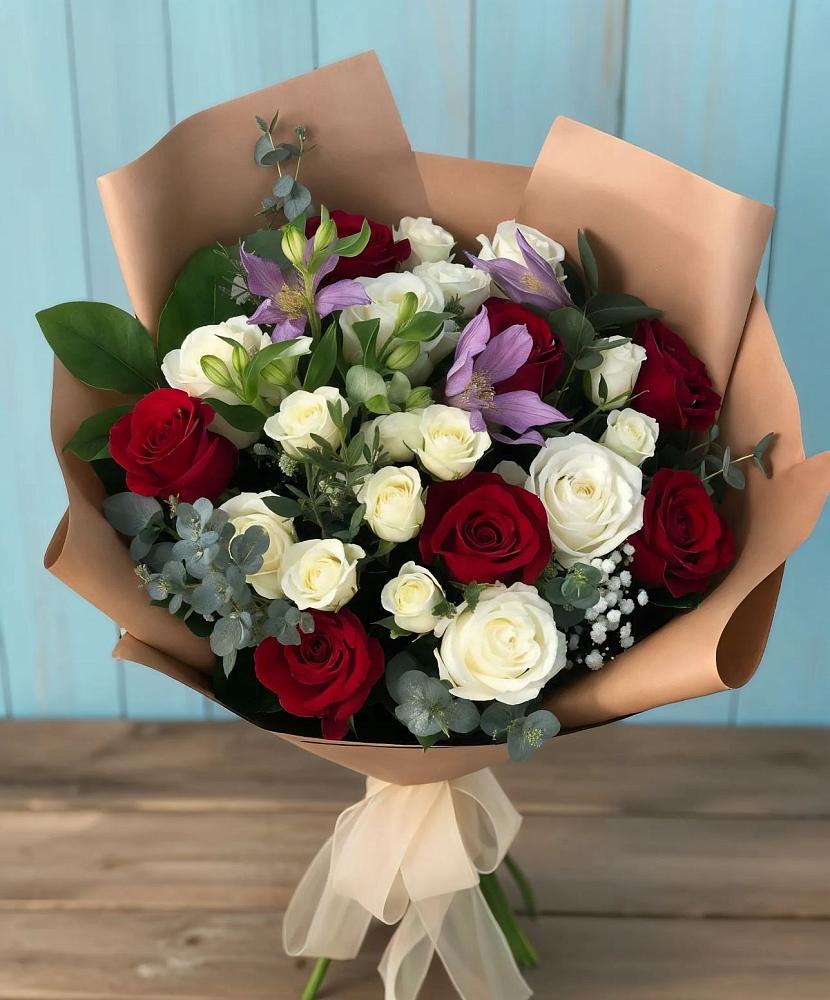 Букет цветов из: Розы и Альстромерии в Гиагинской