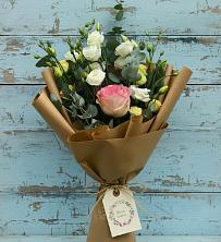 Букет цветов из:  Розы и Лизиантусы в Гиагинской